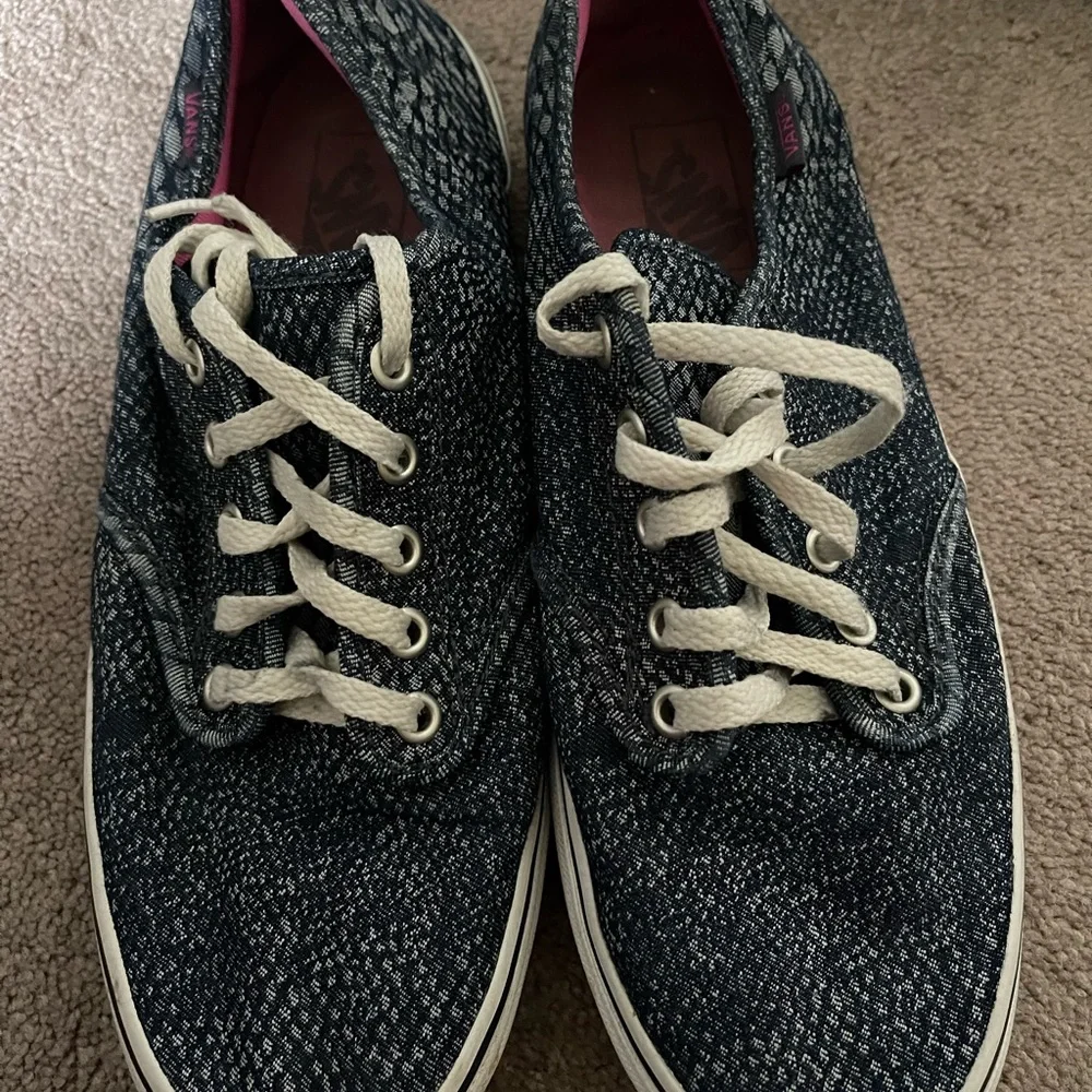 Vans - Picture 4 of 4
